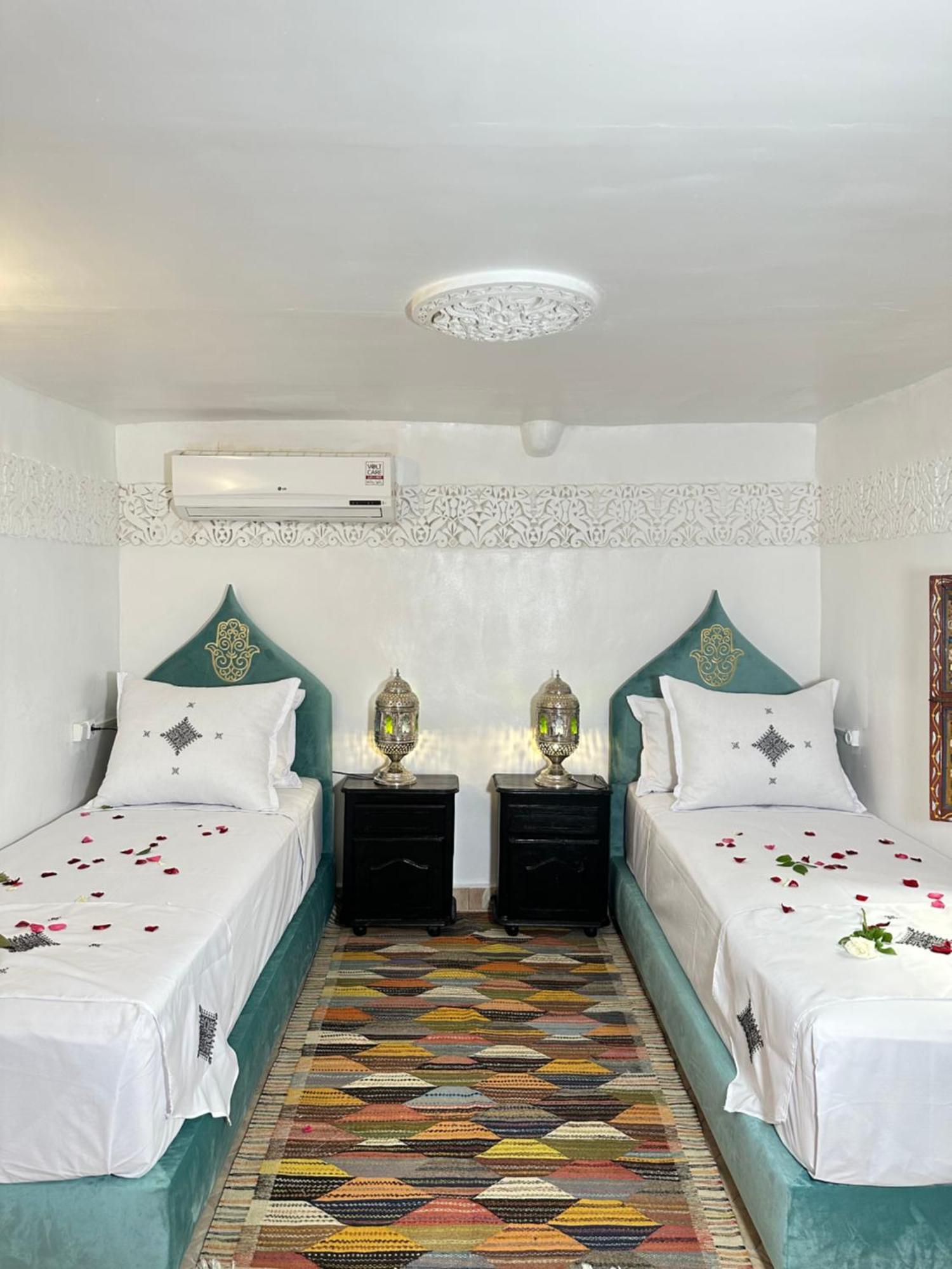 Bed and Breakfast Dar Khmissa Fez Exterior foto
